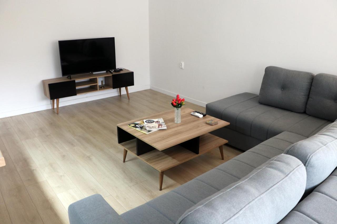 Spacious Modern Apartment Kisela Voda Skopje Luaran gambar